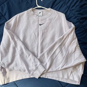 Nike crew neck - slightly cropped
